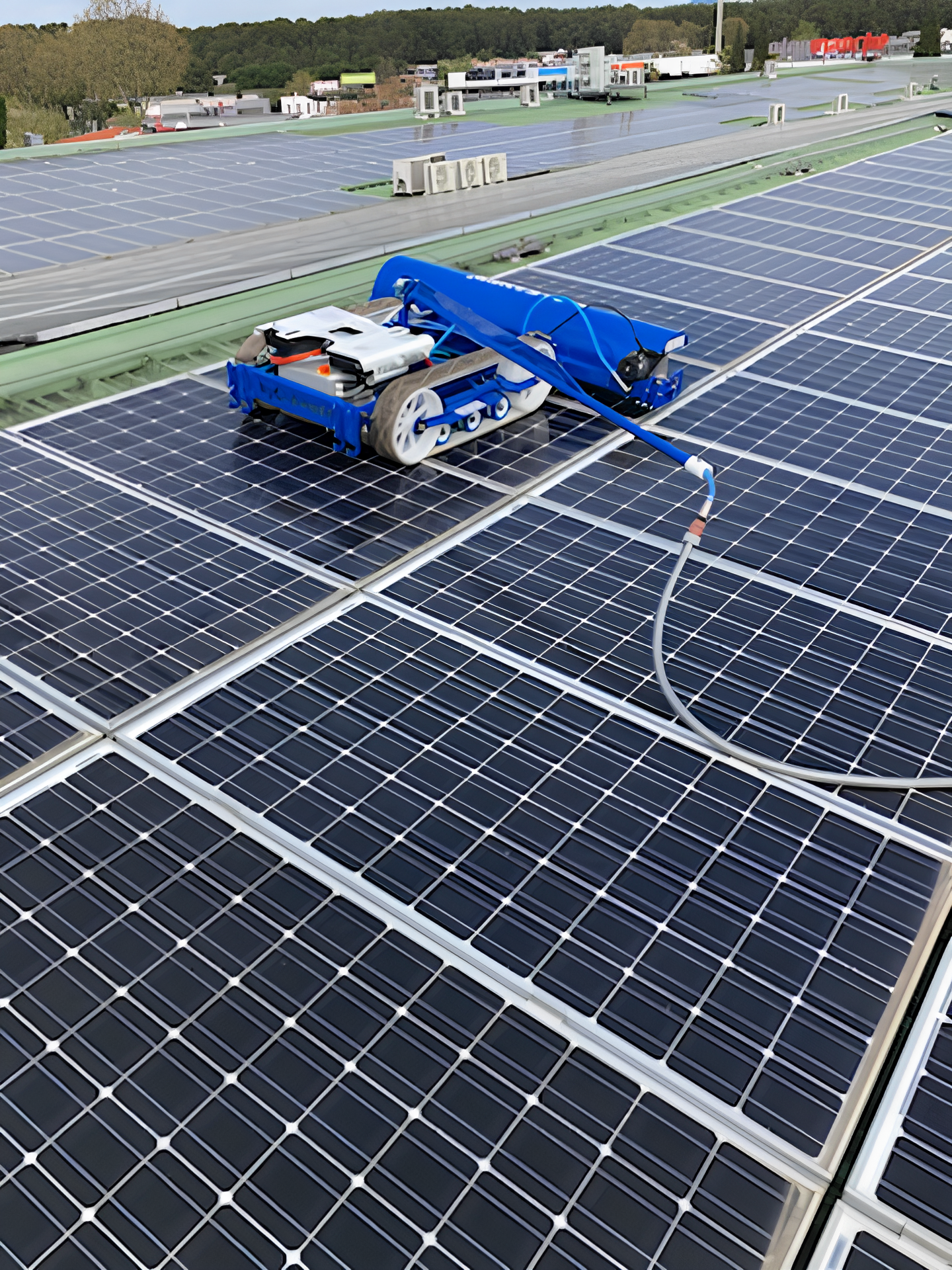 Nettoyage des panneaux solaires : maximisez votre production d’énergie propre